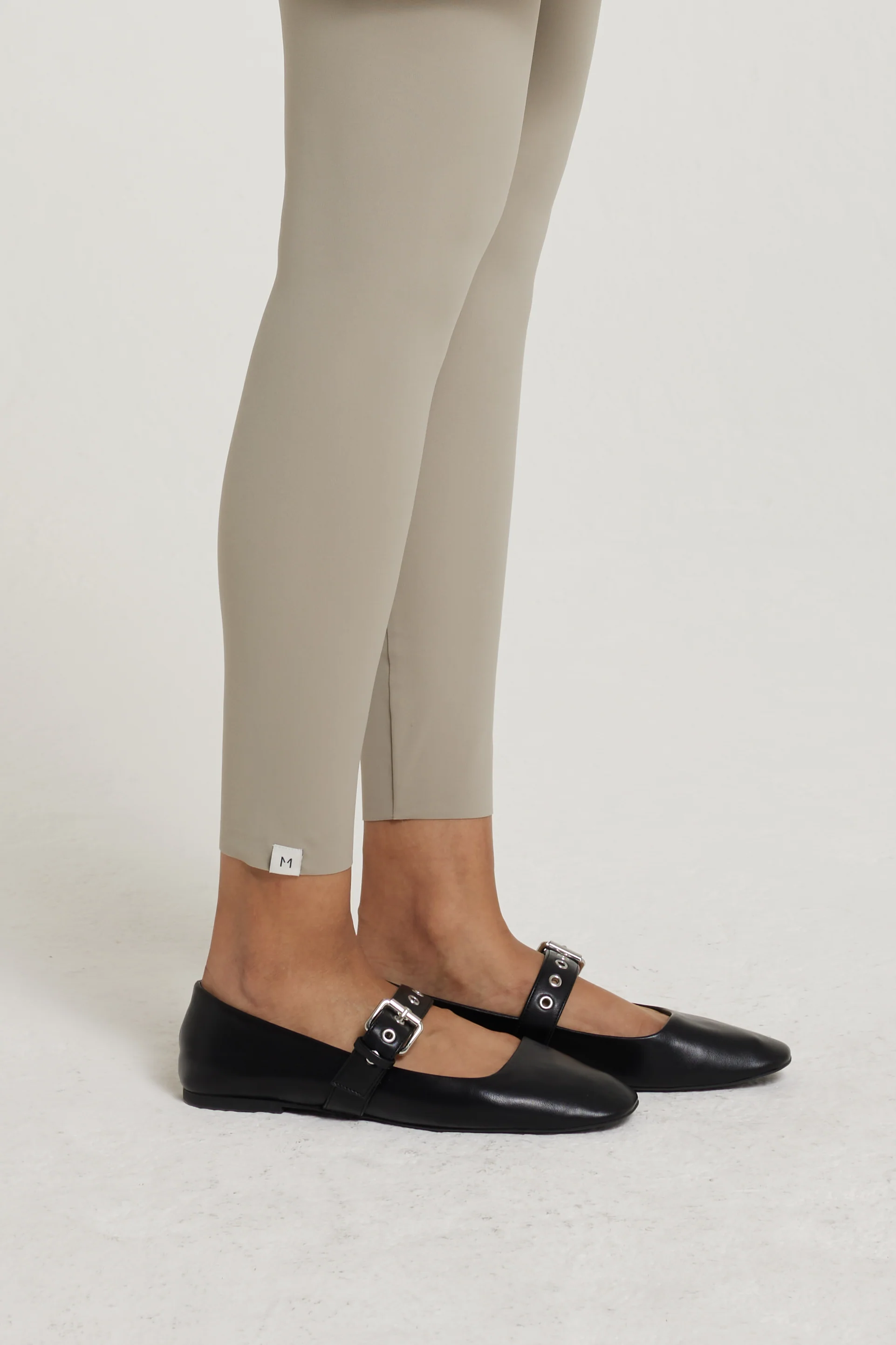 Essential Legging | Sand - Image 2