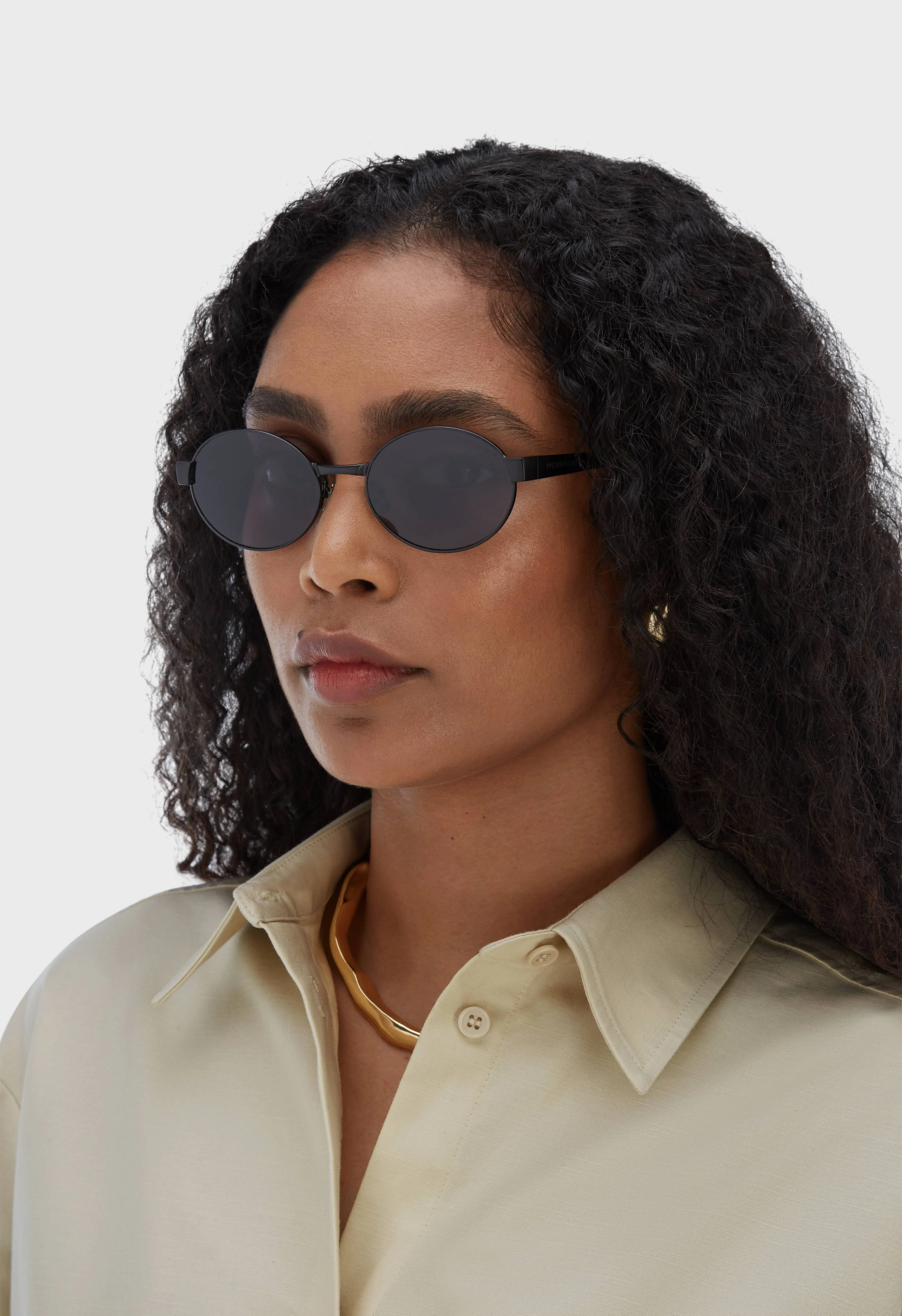Oval Framed Sunglasses | Black - Image 3